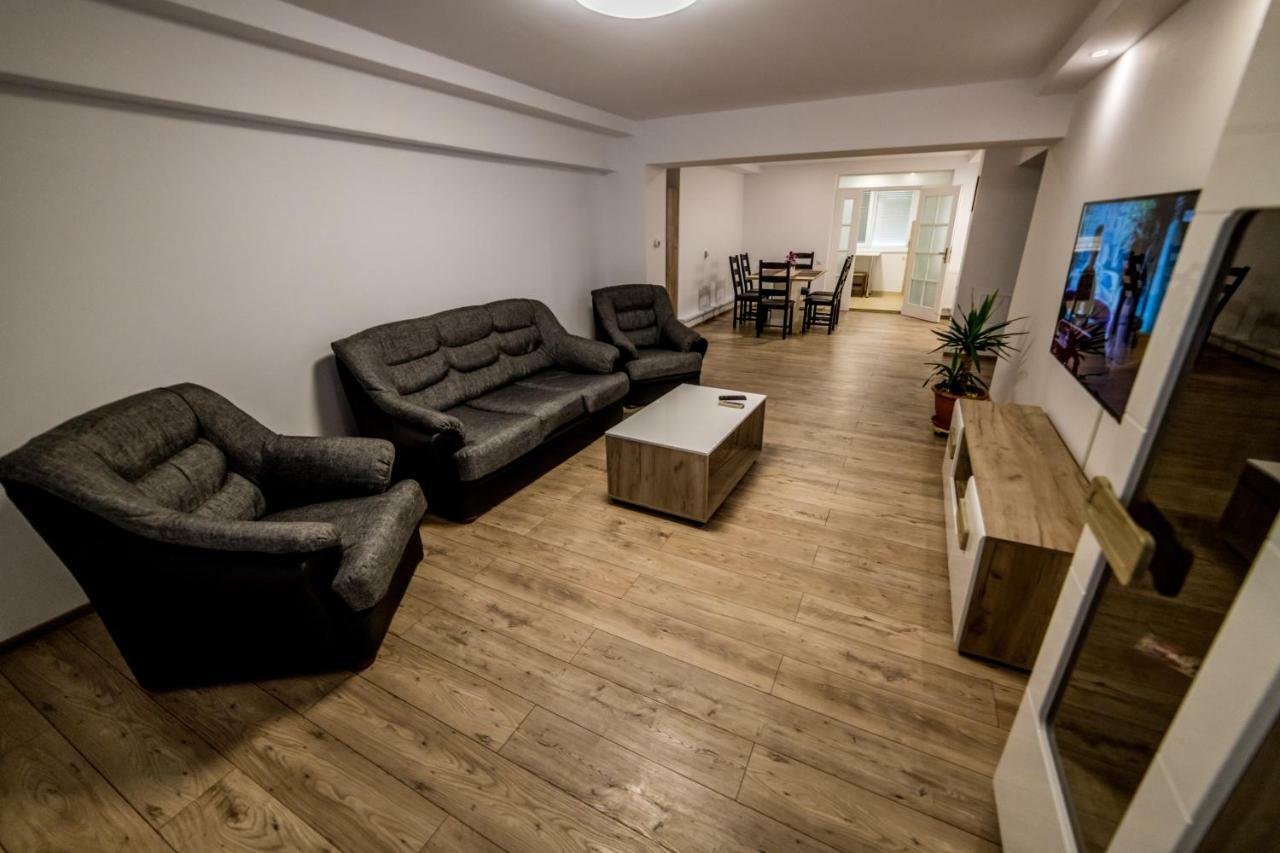 Apartament Sorina Maria Apartamento Deva Exterior foto